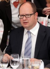 Paweł Adamowicz na 2. miejscu w rankingu najczęściej podróżujących prezydentów miast [ROZMOWA]