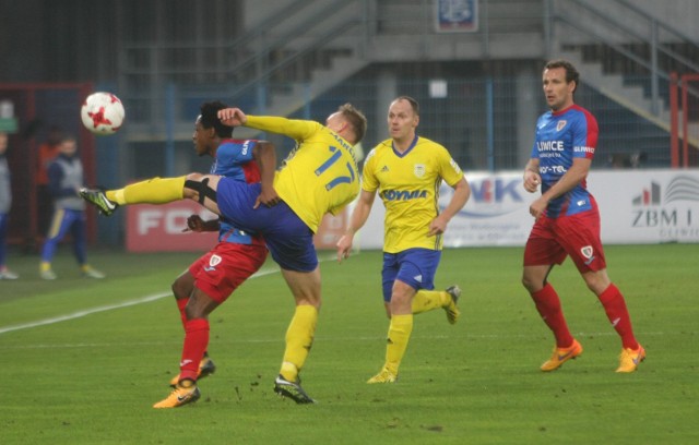 We wrześniu Piast przegrał z Arką 0:1.