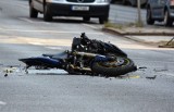 Śmiertelny wypadek na drodze we Frydrychowicach, na ulicy Wadowickiej. Na miejscu zginął motocyklista