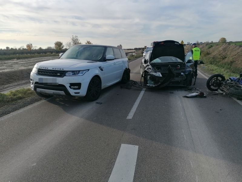 Wypadek w Kocudzy Pierwszej z udziałem motocyklisty. Radny z Józefowa zmarł w szpitalu