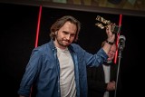 Jego film „Kiosk” został uznany za Wydarzenie NURT-u w Kielcach. Rozmowa z reżyserem Danielem Stopą