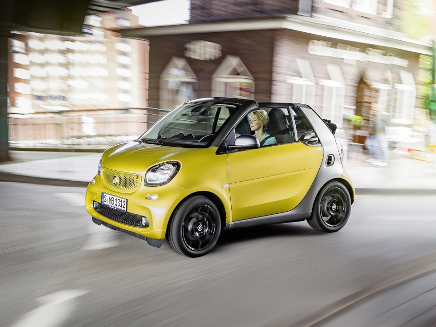 Nowy Smart Fortwo Cabrio jest gotowy do wiosennej premiery....