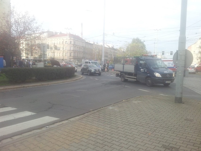 Wrocław: Wypadek na skrzyżowaniu Dubois i Pomorskiej [ZDJĘCIA]