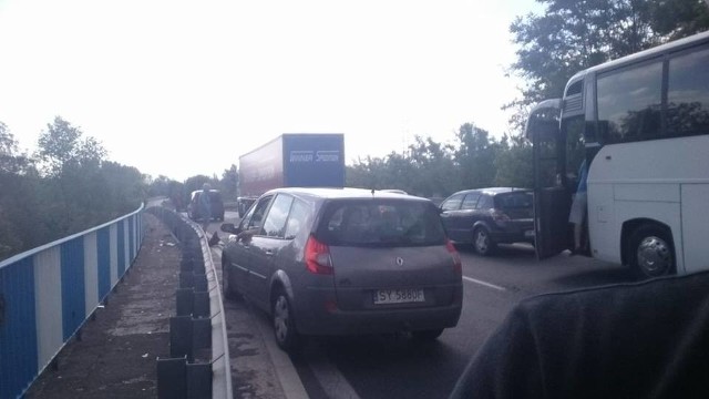 Poranne korki na A4 spowodowane są przez stłuczki