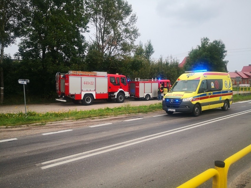 Mały Płock. Wypadek na DK 63. Zderzenie dwóch osobówek na ul. Kochanowskiego [ZDJĘCIA]