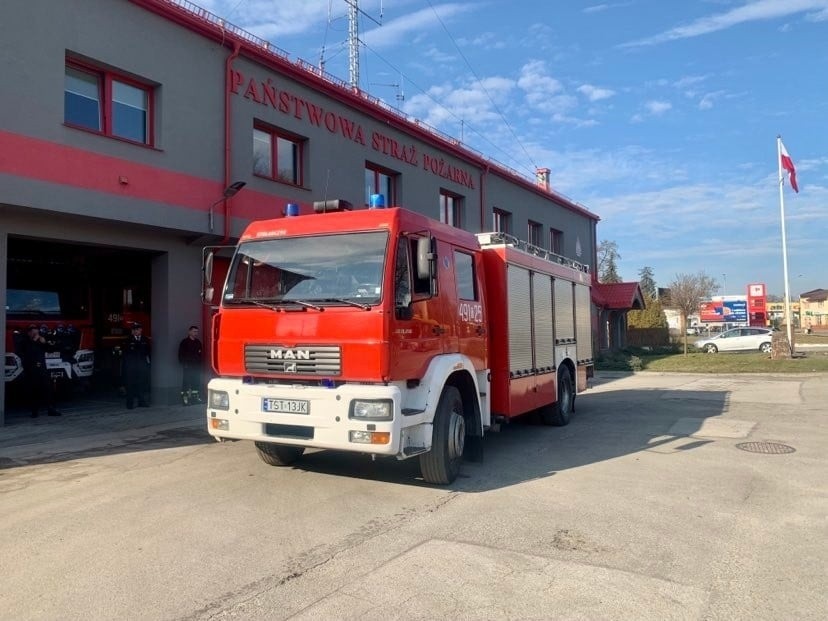 Ciężki wóz strażacki trafił do Pawłowa ze Starachowic. Jest w świetnym stanie technicznym. Zobacz zdjęcia 