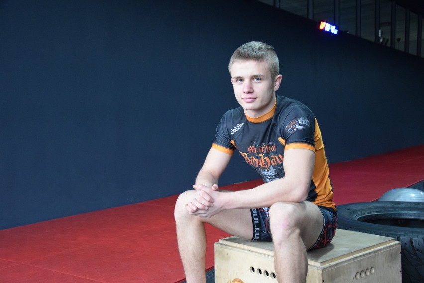 Cyprian Wieczorek to 18-letni zawodnik MMA ze Świętochłowic