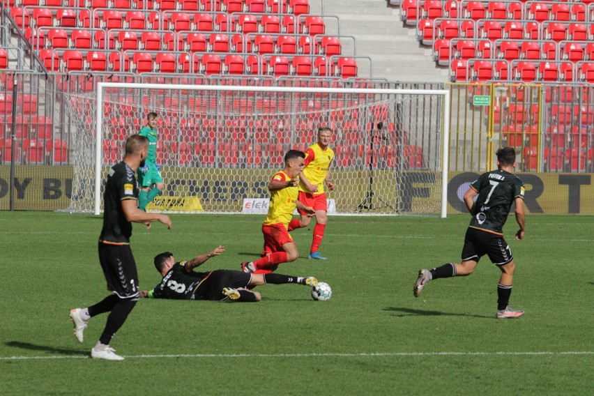 Fortuna 1 Liga. Korona Kielce pokonała GKS Tychy 1:0. Pierwsze wyjazdowe zwycięstwo zapewnił Emile Thiakane [ZDJĘCIA]