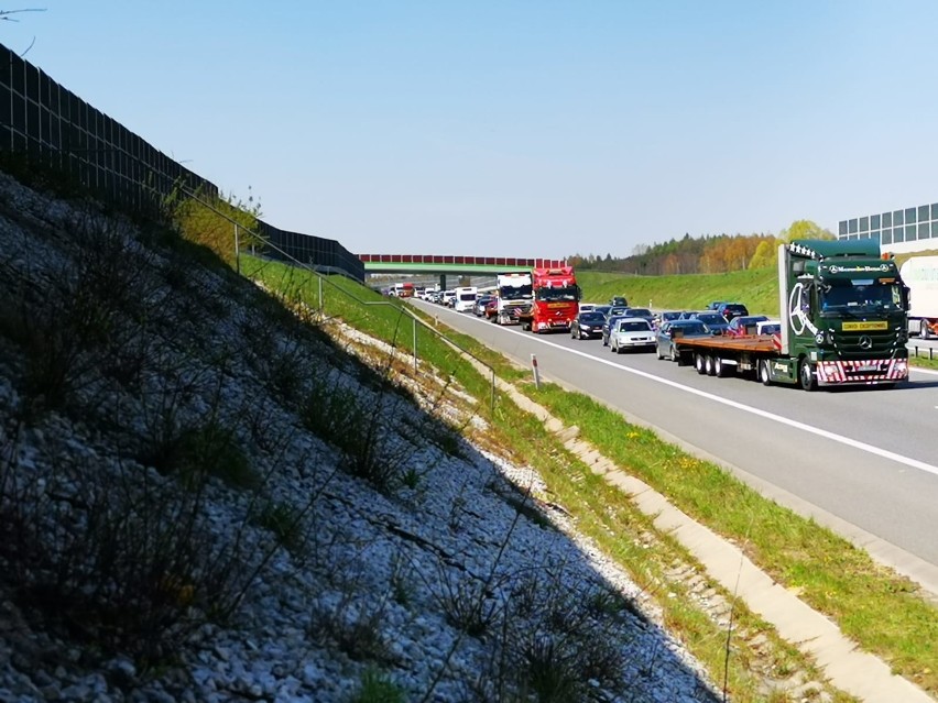 Wypadek na A4 pod Tarnowem. Karambol siedmiu samochodów [ZDJĘCIA]