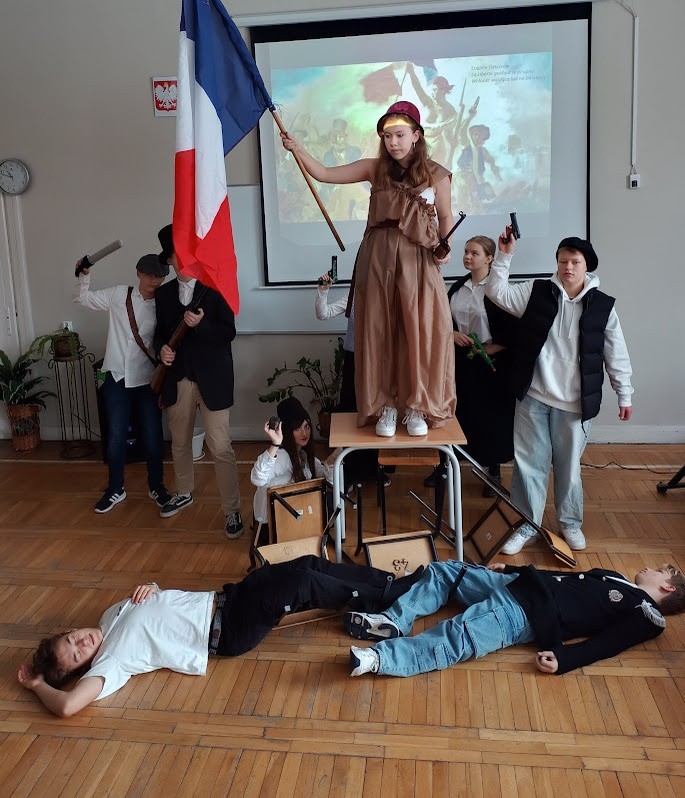 Kochamy podróże! Dzień Francuski w III Liceum Ogólnokształcącym w Radomiu pod hasłem „Voyage, voyage!”