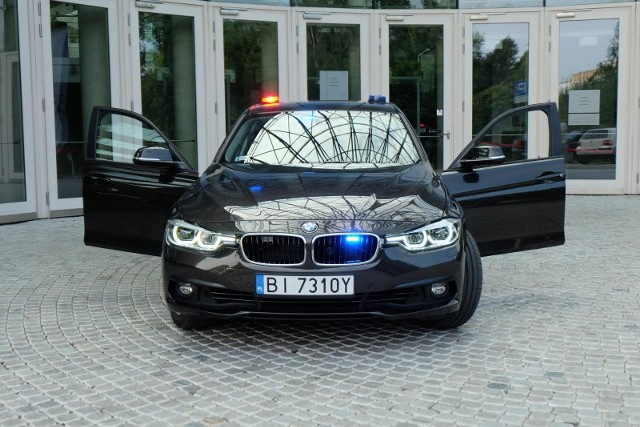 Dość popularnym modelem nieoznakowanego radiowozu, który od kilku lat używa policja, jest BMW Serii 3. Nieoznakowane radiowozy z wideorejestratorami to zmora wielu kierowców