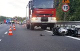 Tragiczny wypadek motocyklisty na DK81 w Wiślicy. Zginął po zderzeniu z barierkami. Policja wyjaśnia okoliczności tragedii