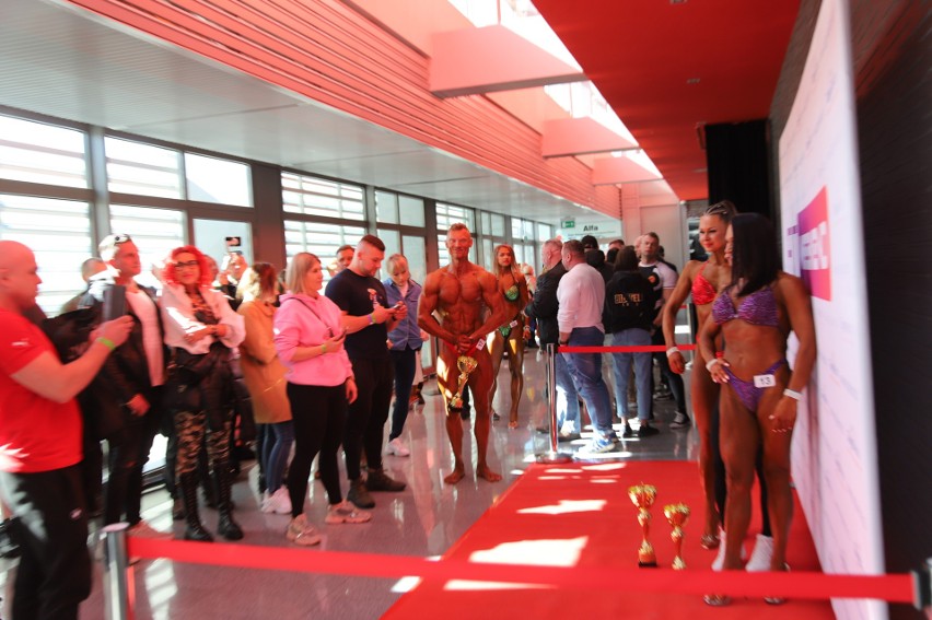 Debiuty w kulturystyce i fitness odbywają się w Targach Kielce. Są to eliminacje do Mistrzostw Europy w Santa Susanna. Zobacz zdjęcia