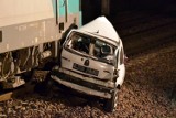 Wypadek pod Ostrowem: W Górzenku pociąg zmiażdżył auto [ZDJĘCIA]
