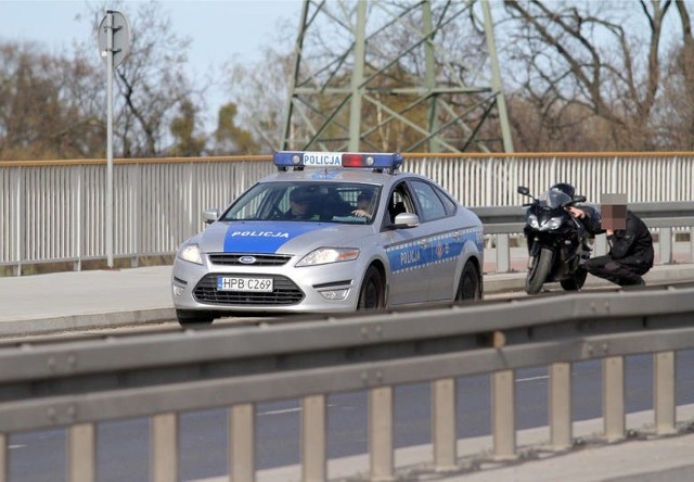 17 maja wejdą w życie przepisy, zgodnie z którymi kierowcy, przekraczający dozwoloną prędkość o minimum 50 km/h w obszarze zabudowanym, stracą prawo jazdy na trzy miesiące.