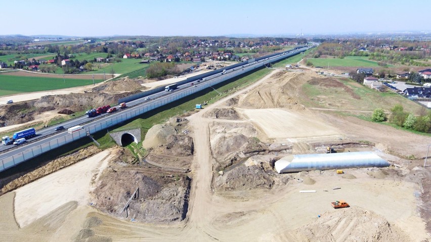 Tak powstaje autostradowy Węzeł Niepołomice. Drogą pojedziemy w 2020 roku [ZDJĘCIA]