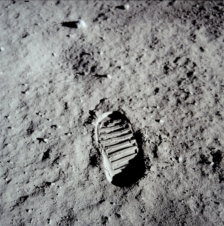 Odcisk buta Buzza Aldrina na Księżycu.