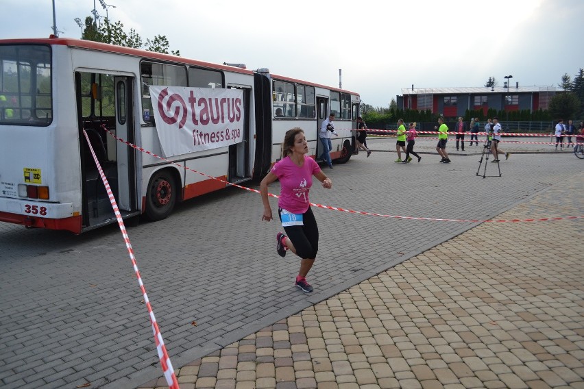 City Cross Częstochowa: 230 biegaczy na trasie miejskiego katorżnika [ZDJĘCIA]