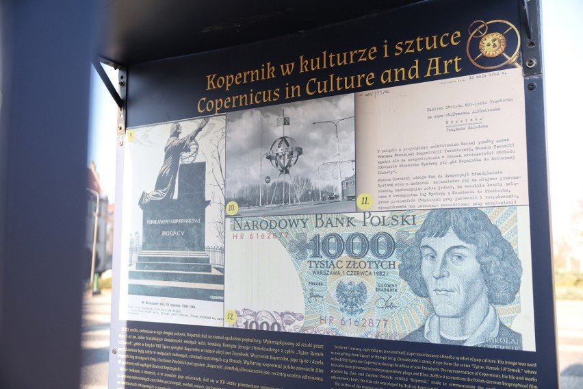 Na placu Adama Mickiewicza w Poznaniu pojawiła się wystawa...