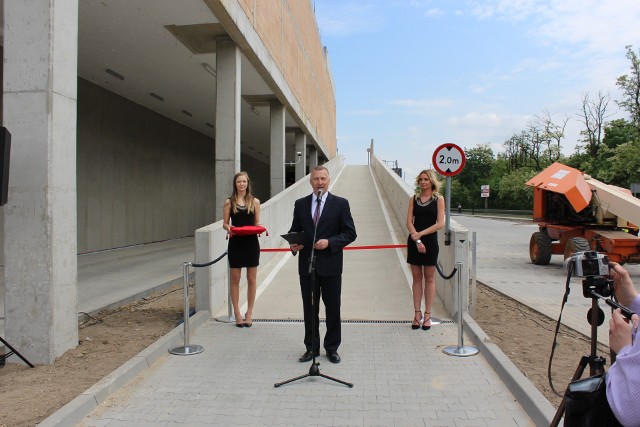 Nowy trzykondygnacyjny i bezpłatny parking został już otwarty przy nowo budowanej części CH Platan