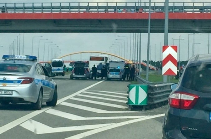 Ustawka kiboli na Autostradzie A1 w Krzyżanowie. Pobili się...