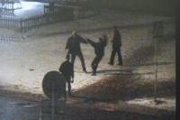Wieliczka: z łomem rzucił się na policjanta