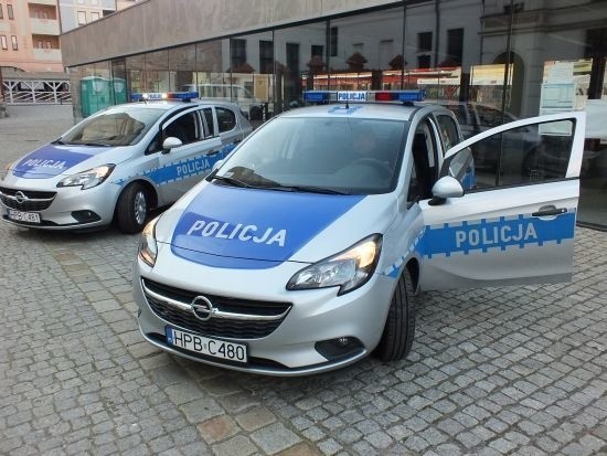 Do głogowskiej policji trafiły dwa nowe radiowozy.