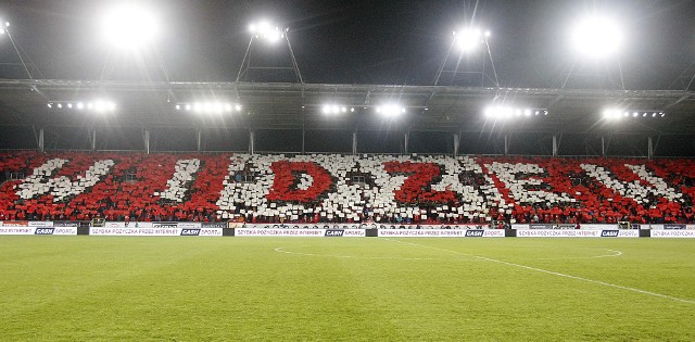 Widzew czeka na karę za odpalanie rac