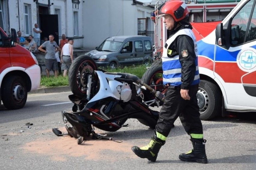 Zderzenie osobówki z motocyklem w Nowym Dworze gdańskim...