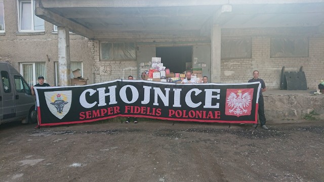 Symbolicznie, w Narodowym Dniu Pamięci Żołnierzy Wyklętych, rozpoczęła się druga zbiórka kibiców Chojniczanki Chojnice na rzecz Polaków zamieszkujących Wileńszczyznę.