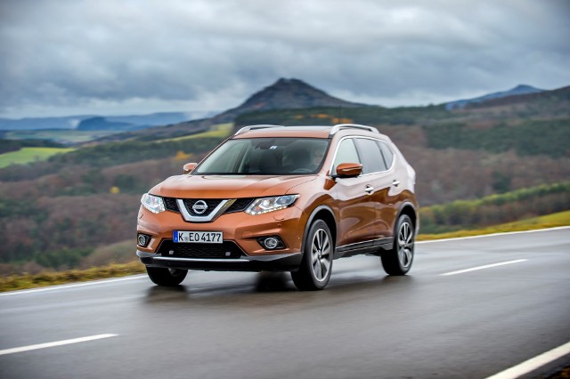 Nissan X-Trail Nissan rozszerzył ofertę modelu X-Trail o wersję z 2-litrowym silnikiem wysokoprężnym, generującym moc 177 KM oraz 380 Nm momentu obrotowego. Fot. Nissan