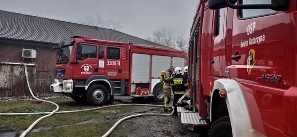 Pożar pod Wrocławiem, spalił się dom strażaka. Potrzebna pomoc [ZOBACZ]