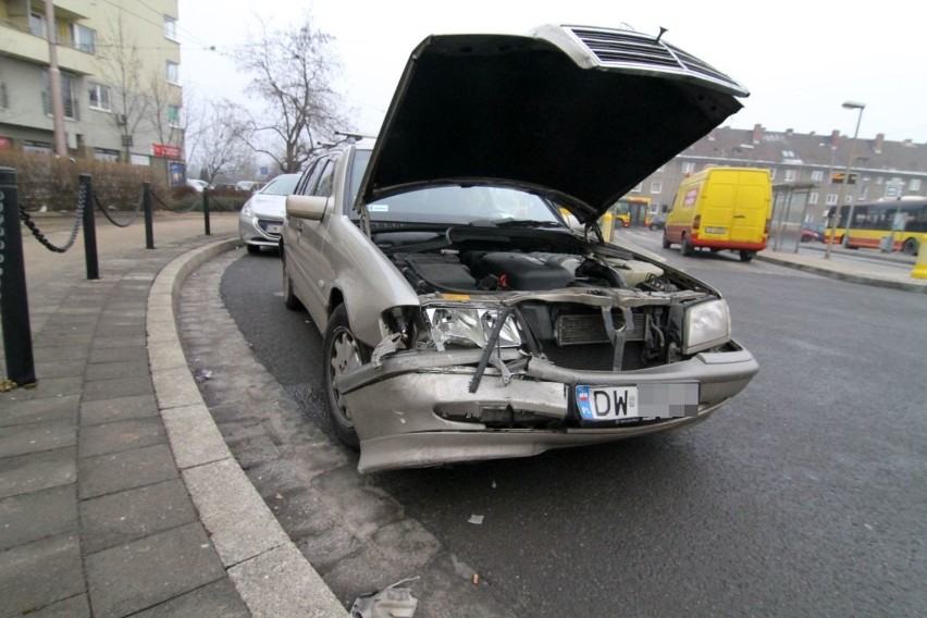 Zderzenie trzech aut na Toruńskiej
