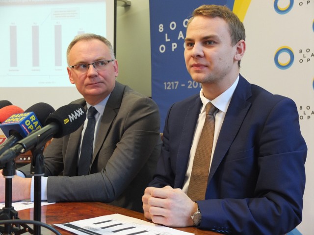 Zastępcy prezydenta Mirosław Pietrucha oraz Marcin Rol.
