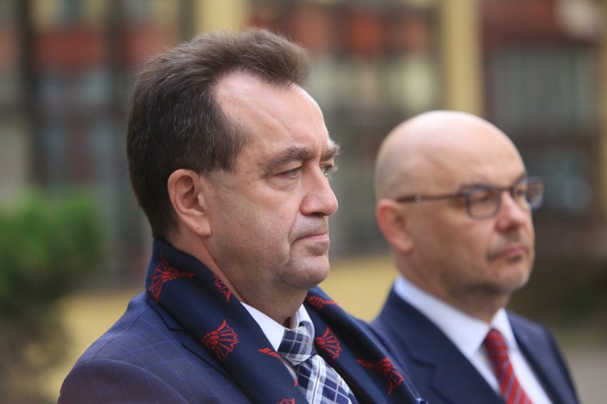 Minister zdrowia Adam Niedzielski we wtorek przyjął czwartą...