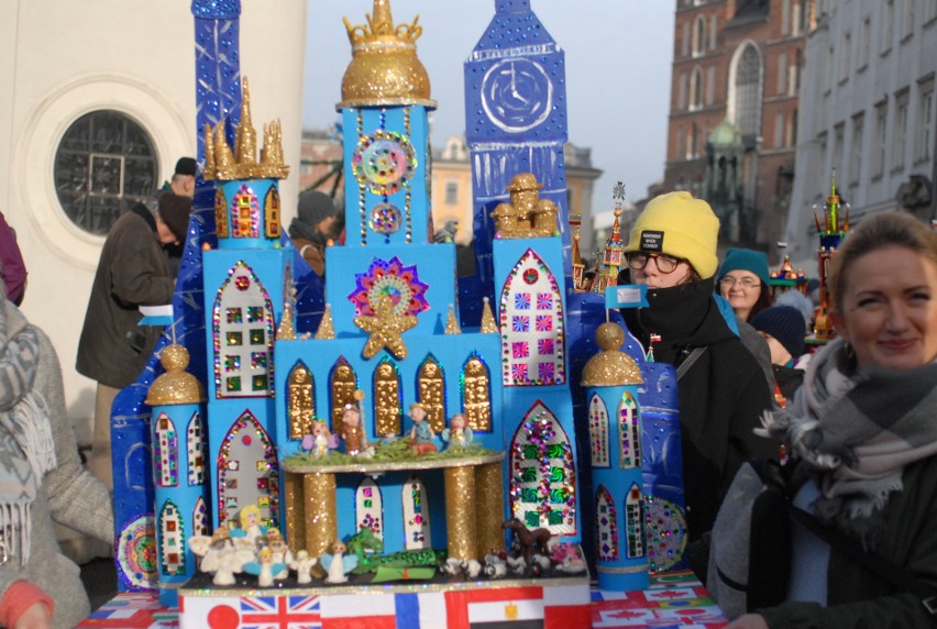 76. Konkurs Szopek Krakowskich. Po prezentacji na estradzie Targów Bożonarodzeniowych trafiły do Celestatu [ZDJĘCIA]