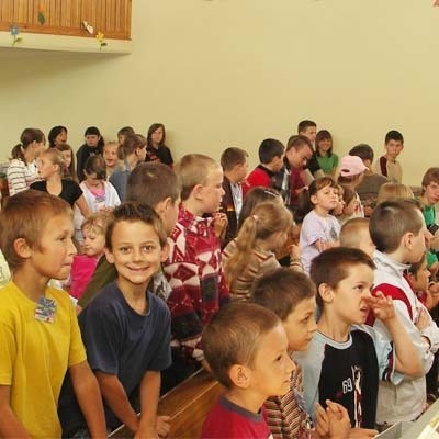 Dzieci uczestniczące w półkoloniach uczyły się nowych piosenek oraz historii biblijnych