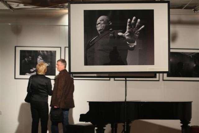 Ryszarda Horowitza przedstawiają jego przyjaciół grających jazz.