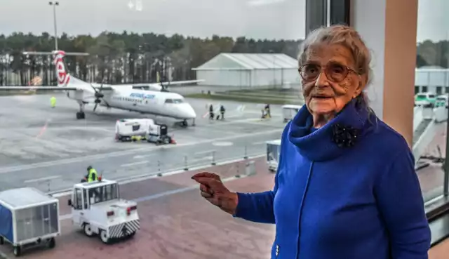 12 grudnia 2019, Port Lotniczy Bydgoszcz. 102-letnia pani Aurelia Liwińska w podróży z Bydgoszczy do Warszawy.