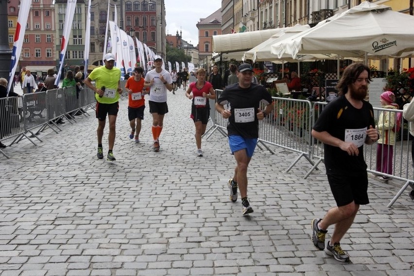 Maraton Wrocław - ZDJĘCIA - zawodnicy z numerami 1801 - 2000