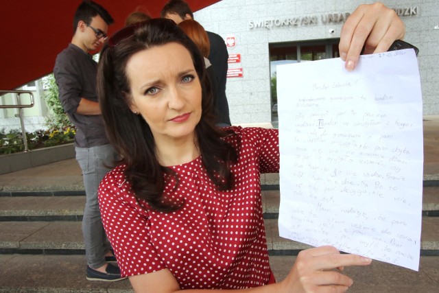 Poseł Marzena Okła - Drewnowicz z drżeniem w głosie odczytała list swojej jedenastoletniej córki Weroniki do Minister Edukacji. 