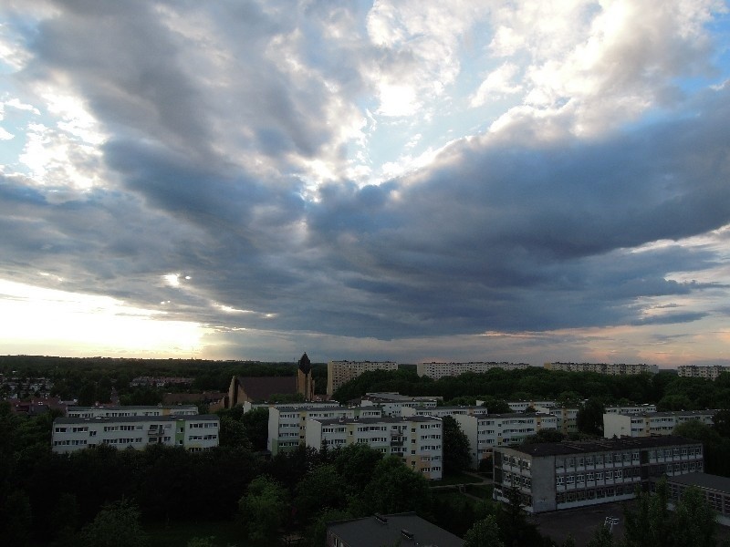 Pogoda na wakacje. Do końca lipca w pogodzie... Deszcz, burza, wiatr, czyli polskie lato