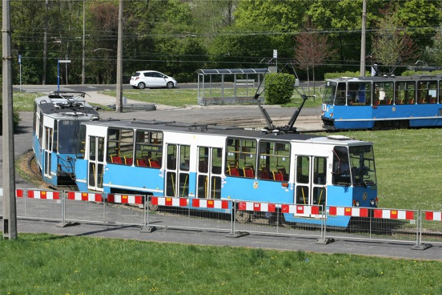 Tramwaje przez kilkadziesiąt minut dojeżdżały tylko do pętli przy Cmentarzu Grabiszyńskim