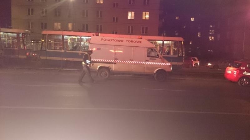 Wrocław: Tramwaj linii nr 4 wykoleił się na ul. Grabiszyńskiej (OBJAZDY) 