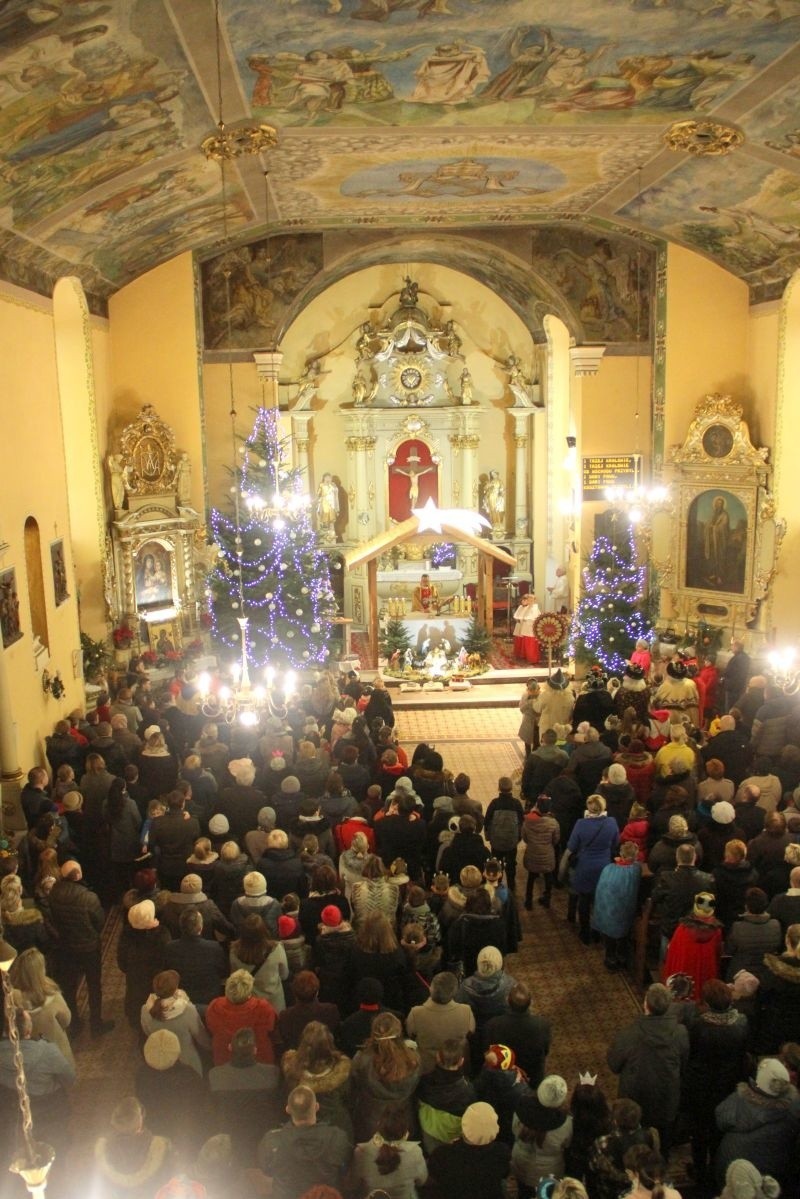 Ulicami Sępólna przemaszerował Orszak Trzech Króli.