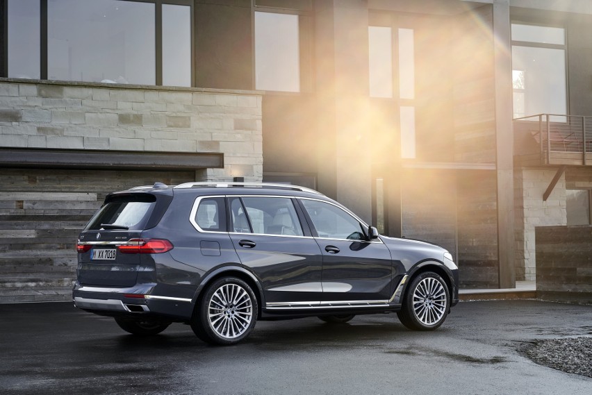 BMW X7...