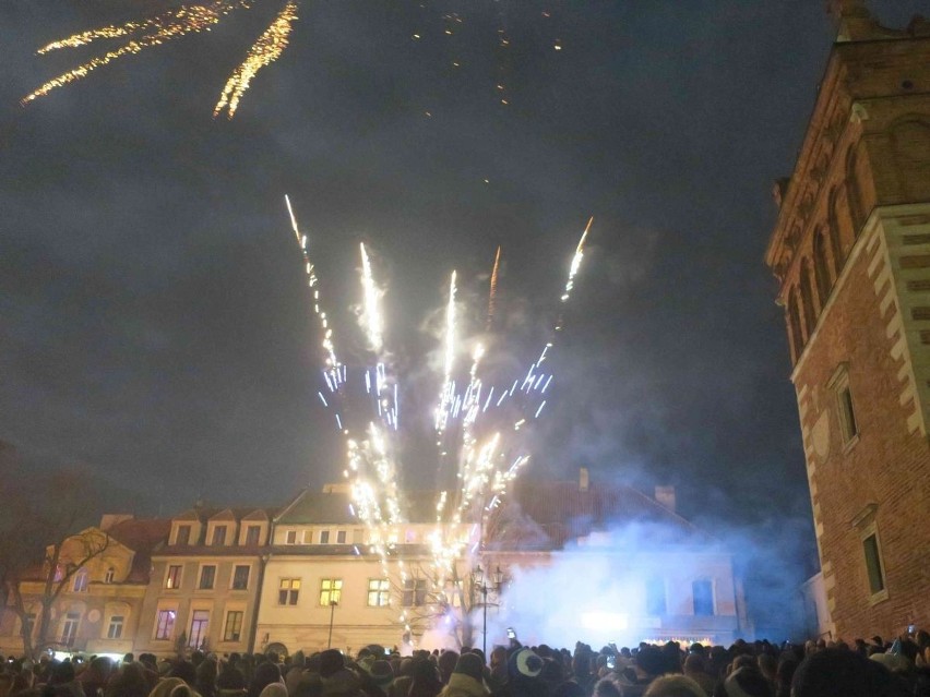 Sylwester 2017/2018 w Sandomierzu. Nowy Roku witali w iście szlacheckim stylu 