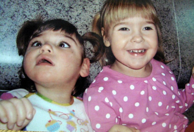 Amelka (z lewej) i Eliza urodziły się zdrowe w wadowickim Szpitalu im. Jana Pawła II w lutym 2011 r. Dziś tylko Eliza cieszy się pełnią życia