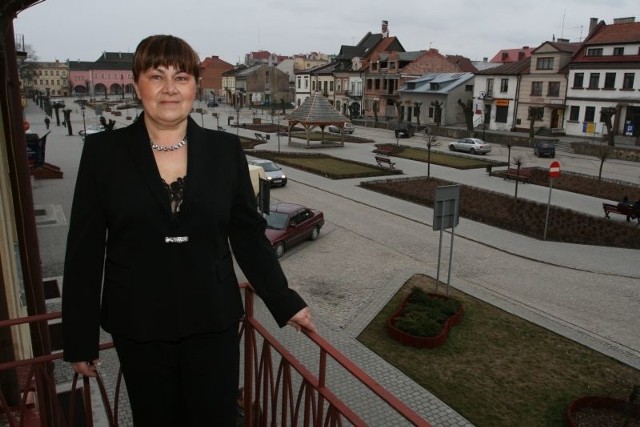 Ze swojego balkonu Krystyna Kielisz, burmistrz Opatowa ma widok na rynek, który zmodernizowała.