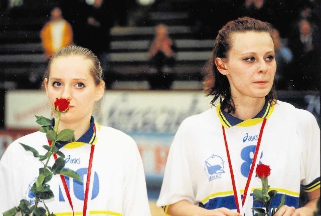 Agnieszka Rabka (z lewej) ciągle gra w ekstraklasie, a Joanna Mirek właśnie zaczyna trenerską przygodę.